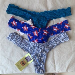Bundle Hanky Panky low rise thongs, fits size 2-12
